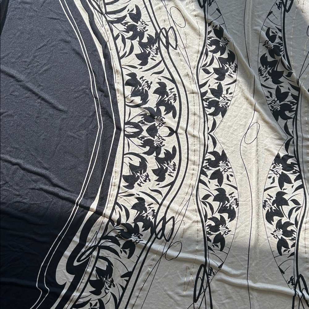 Vintage club del sol Black and Cream Floral Wave Sarong/Wrap - Picture 5 of 7